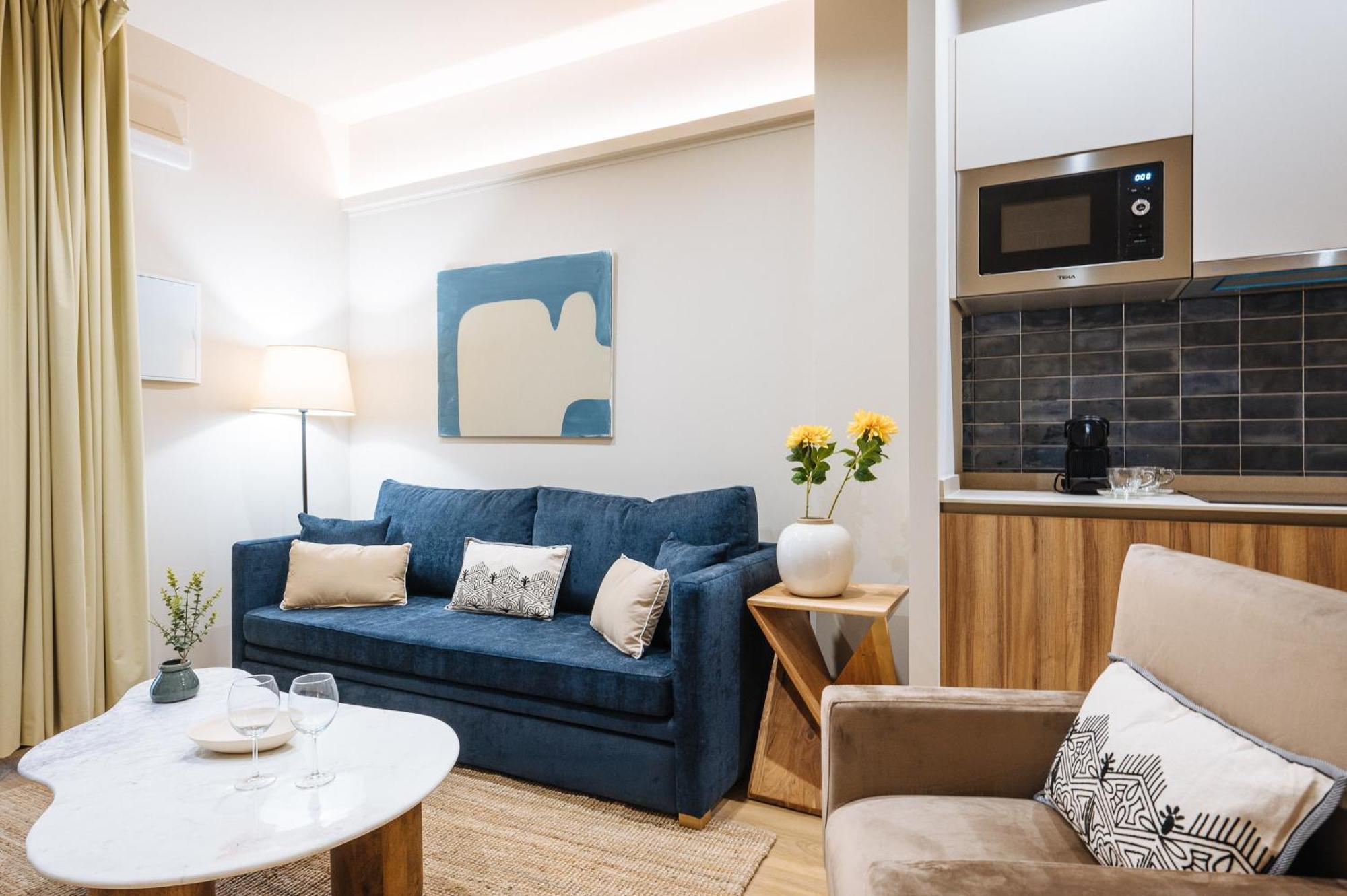 New Hostly Alameda * Siviglia