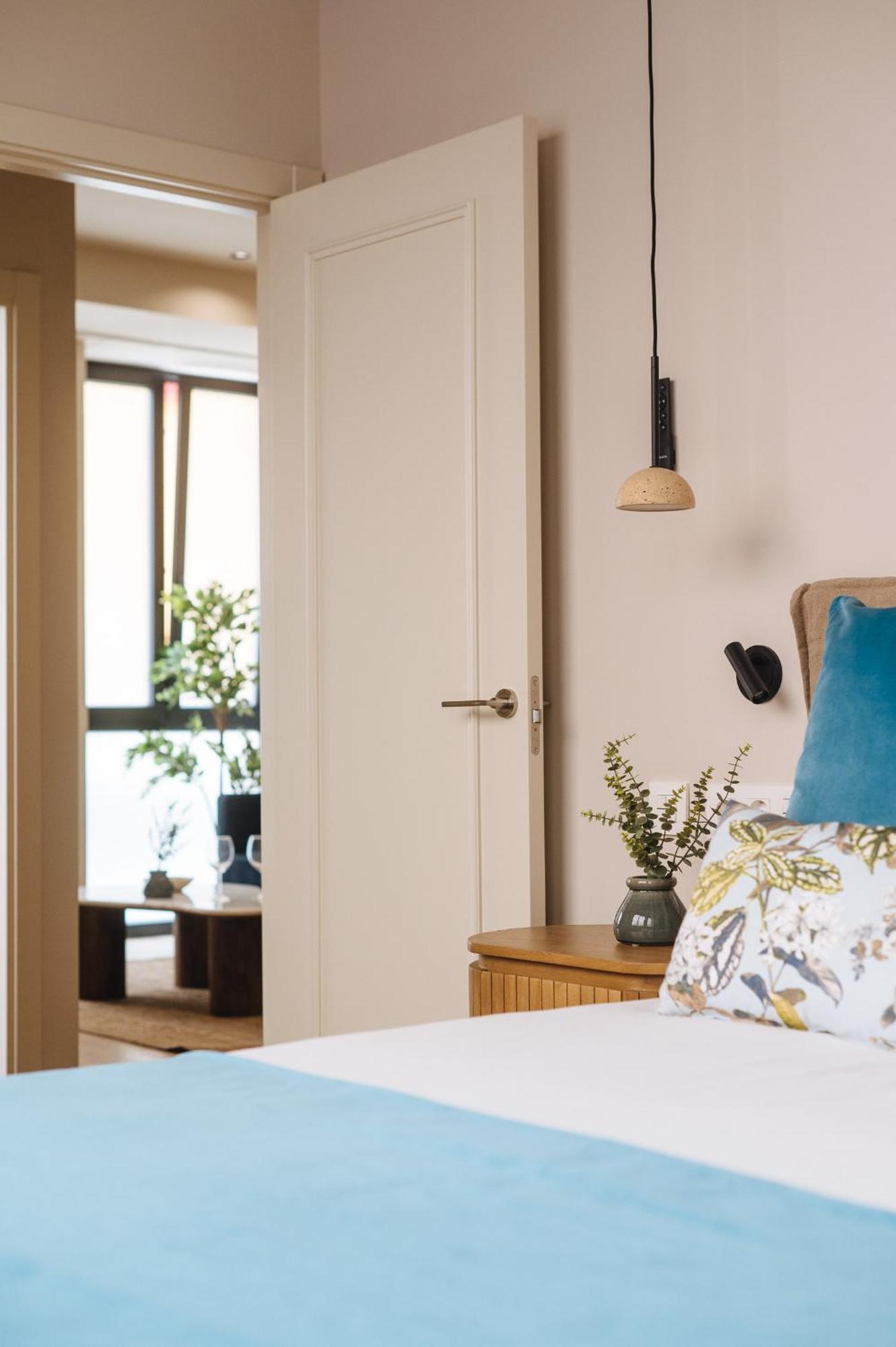 New Hostly Alameda * Siviglia
